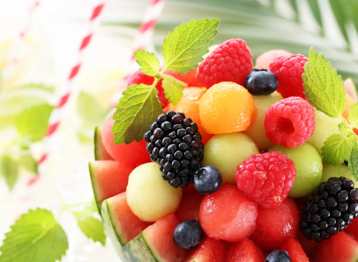 10 Best Low-Carb Fruits