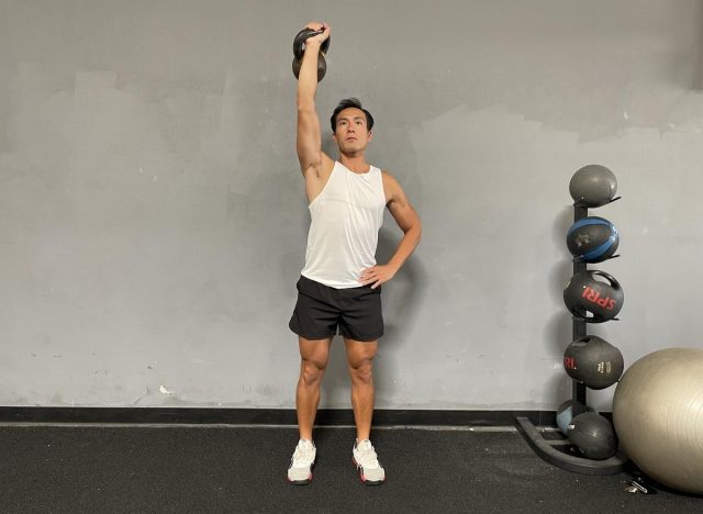 kettlebell single-arm press workout for a smaller waist