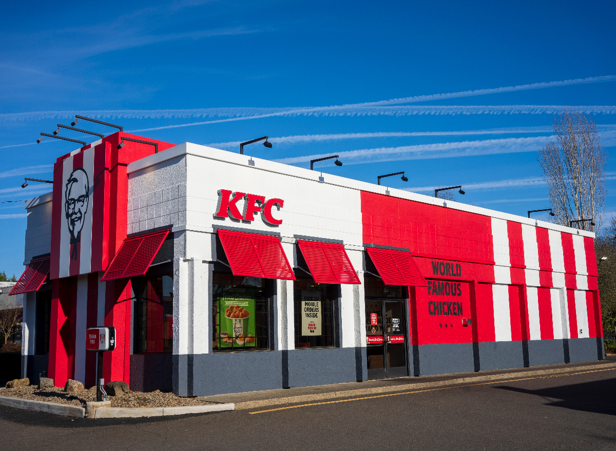 5 Most Powerful Fried Chicken Chains Right Now — Eat This Not That