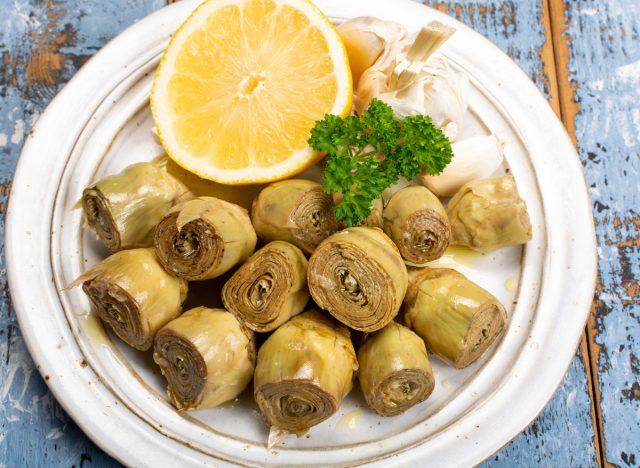 marinated artichoke hearts with lemon and garlic