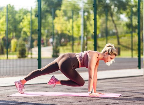 Reduce Your Midsection With These Floor Exercises