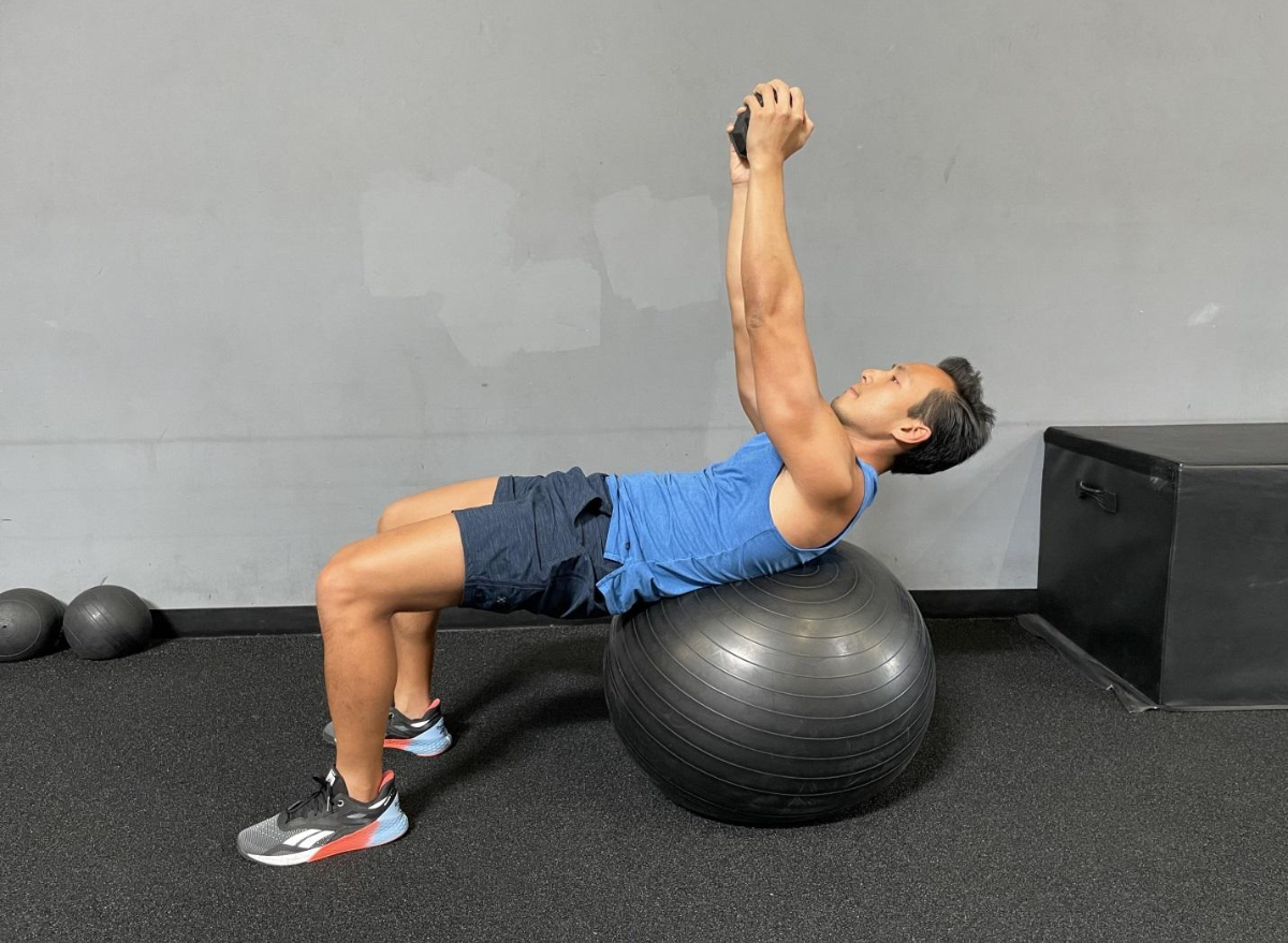 The Most Effective Crunch Exercises To Burn Stomach Fat, Trainer Says ...