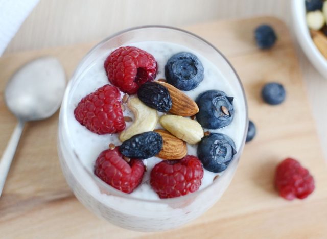 yoghurt fruit nuts