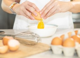 baking with eggs