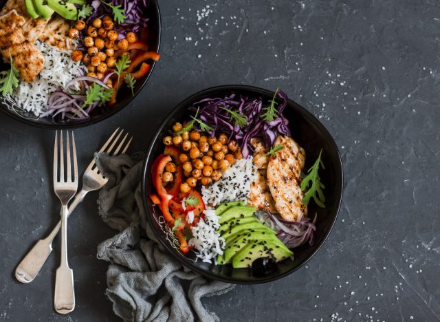 healthy chicken bowl to revitalize fitness and nutrition
