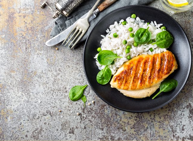 chicken and rice, lean protein food for weight lifting