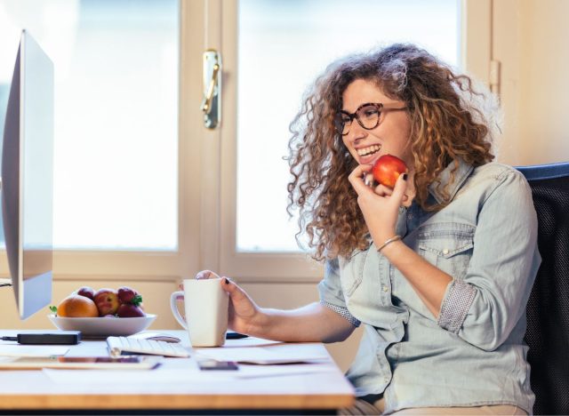 eating at desk