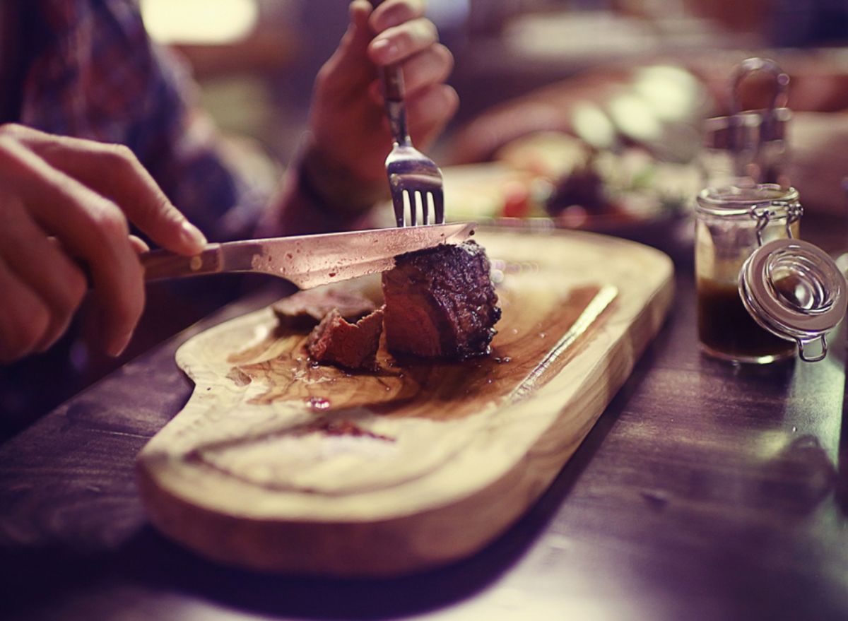 How to order the best steak at a restaurant according to chefs