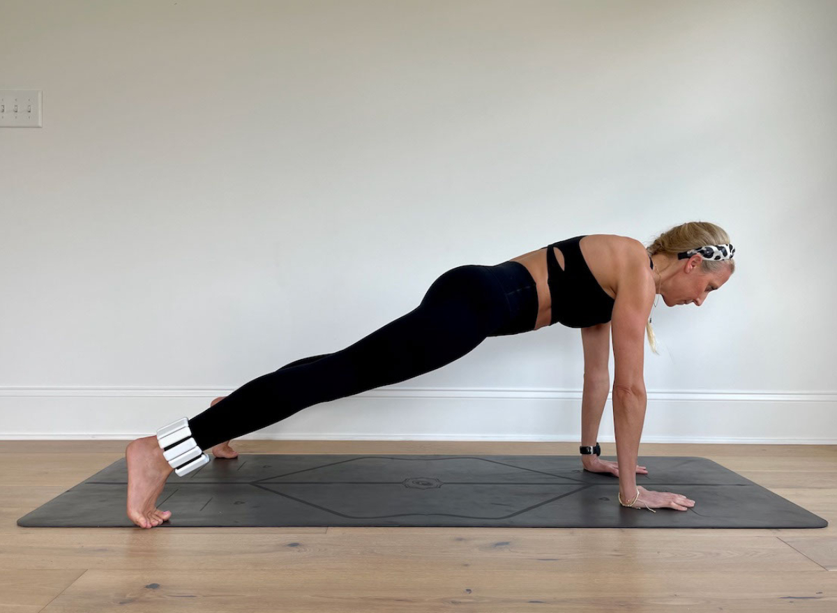 4 Waistslimming Exercises You Can Do With Ankle Weights, Trainer Says