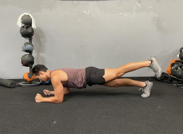 plank hip extensions to improve your core strength