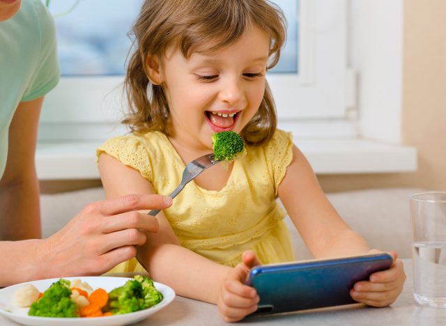 6 Ways To Introduce Your Kids to Vegetables