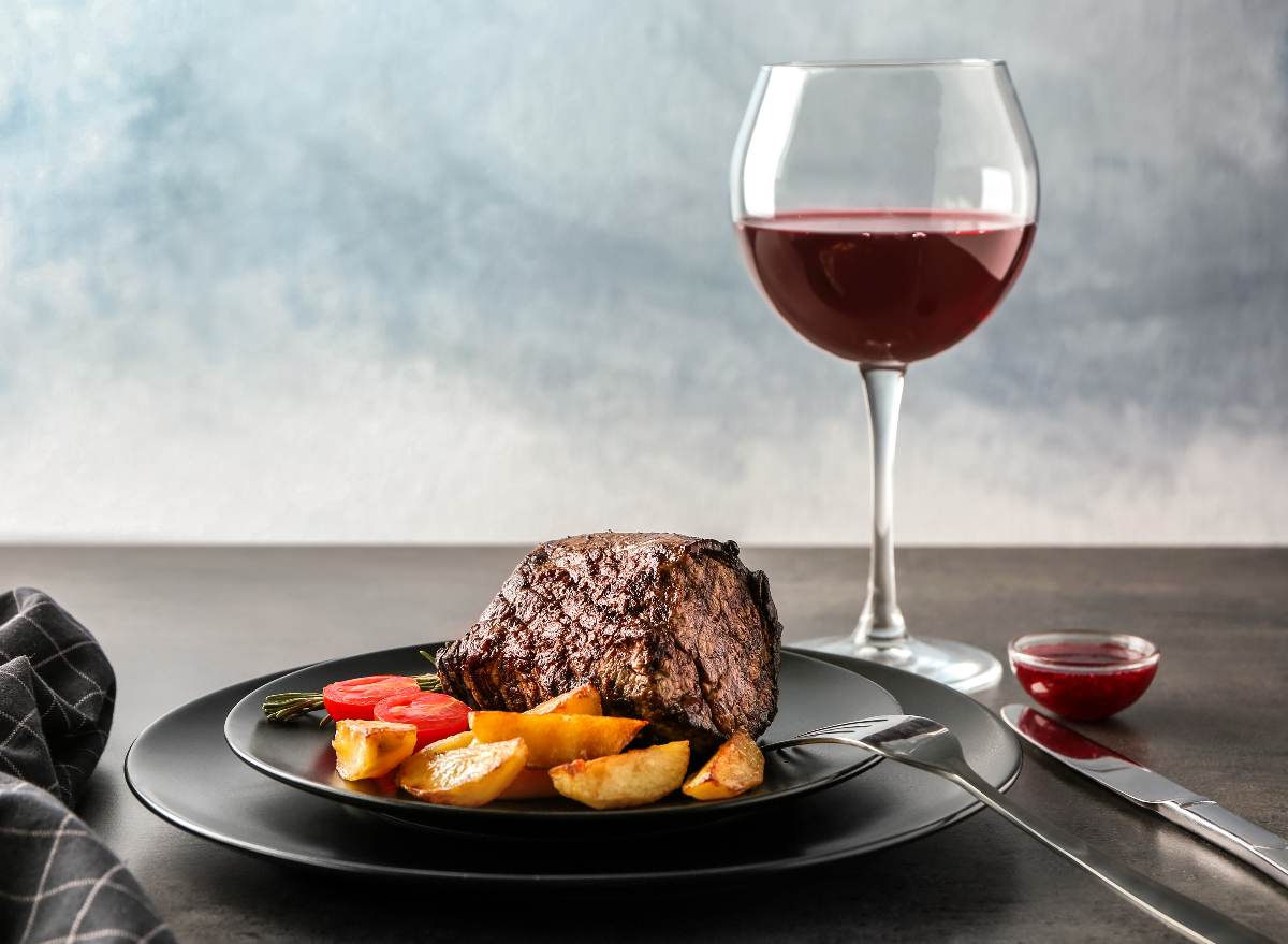 steak, potatoes, red wine