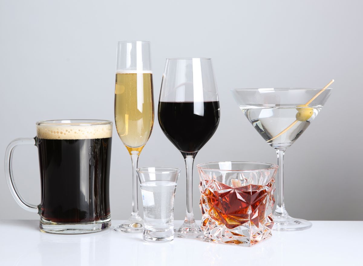 4 Secrets "Smart Drinkers" Know About Preventing Hangovers — Eat This