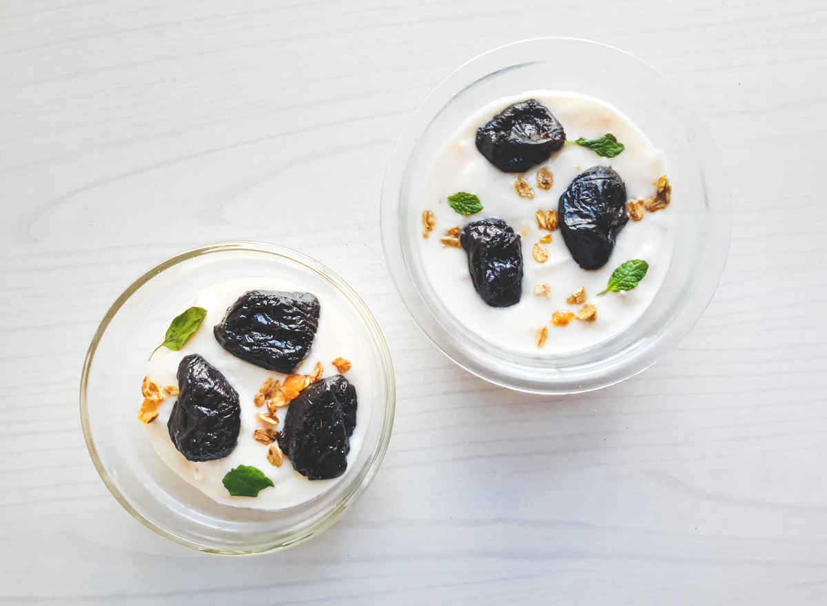 yogurt with prunes