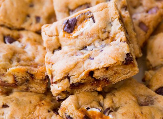 Candy Bar Blondies