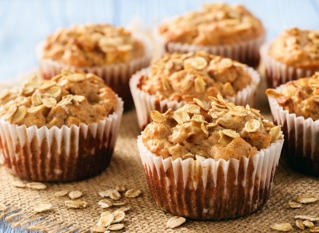 apple cinnamon oat muffins