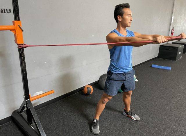 band rotation chop exercises for a slimmer stomach
