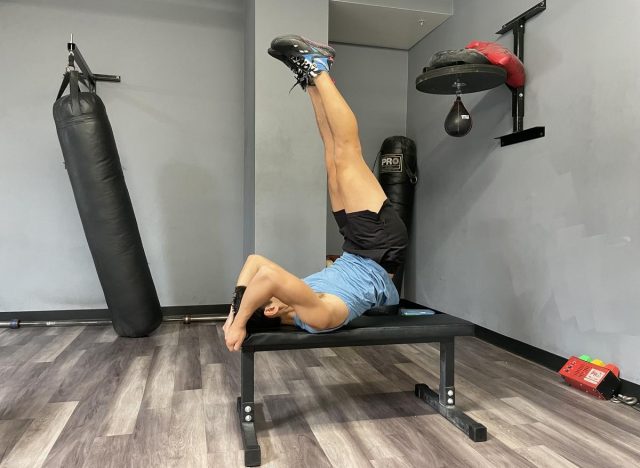 workout bench leg raise