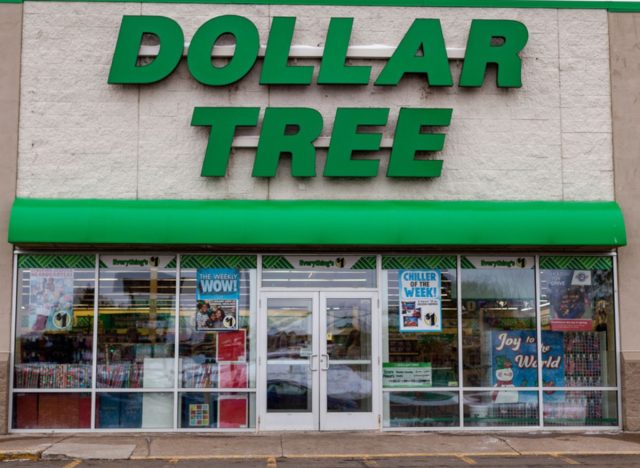 dollar tree exterior