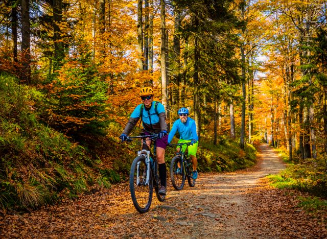 fall mountain biking, fun fall activities that burn calories