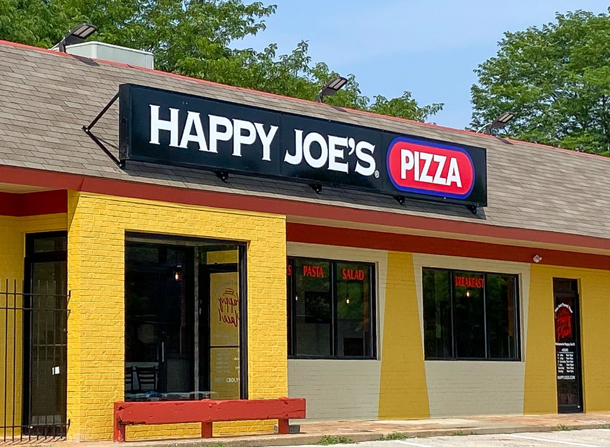 4 OnceFavorite Pizza Chains in America That Went Out of Business