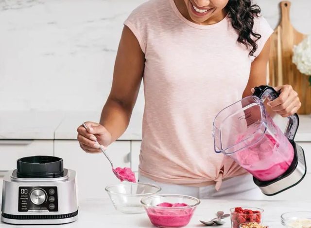 Making a smoothie bowl using a Ninja Foodi Power Blender & Processor System with Smoothie Bowl Maker and Nutrient Extractor