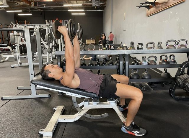 incline neutral bench press exercises to regain muscle mass