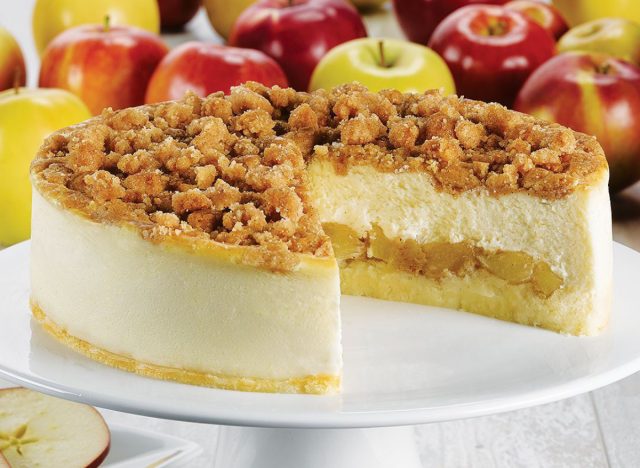 junior's apple crumb cheesecake