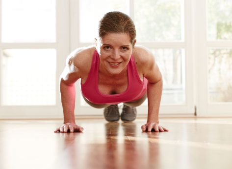 5 Floor Exercises for Bingo Wings to Tone Your Arms