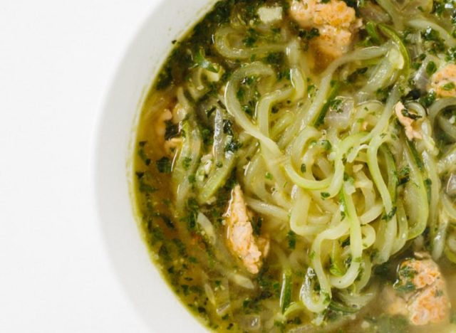 pesto chicken sausage soup with zucchini noodles