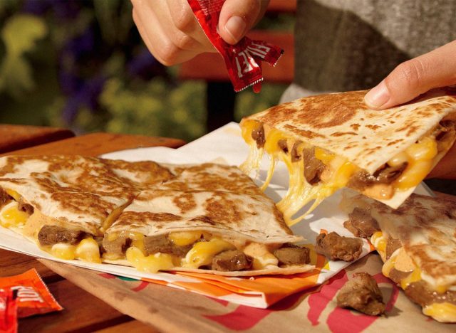 taco bell beyond carne asada steak quesadilla