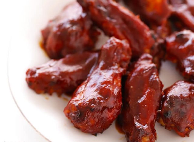 Barbeque sauce wings