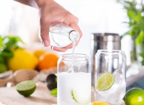 8 Side Effects of Drinking Carbonated Water