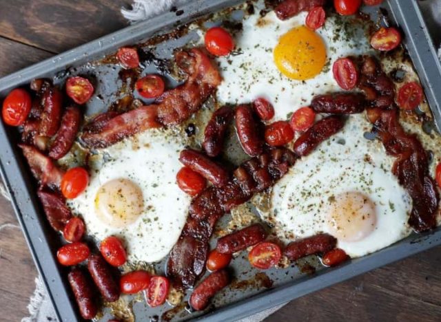 bacon and eggs sheet pan