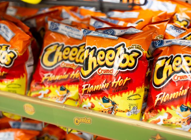 cheetos crunchy flamin' hot