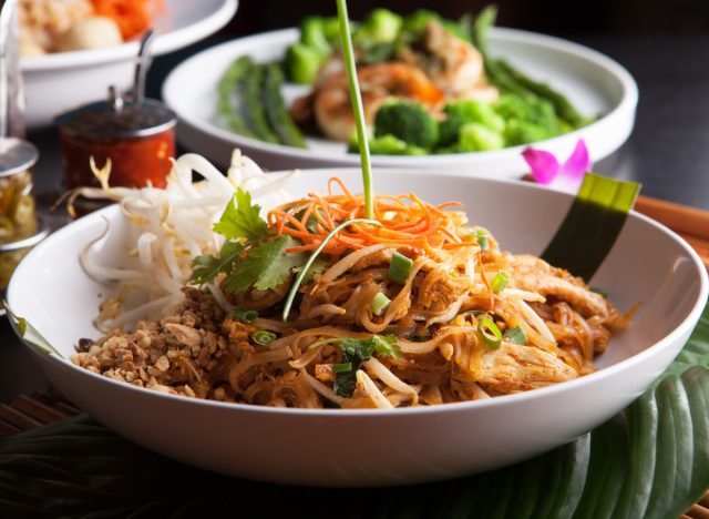 chicken pad thai