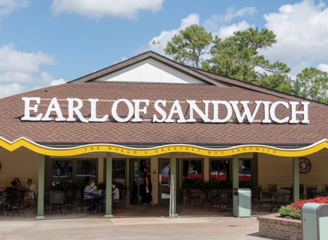 earl of sandwich exterior