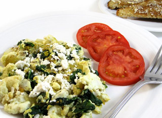 egg white scramble with spinach and onions