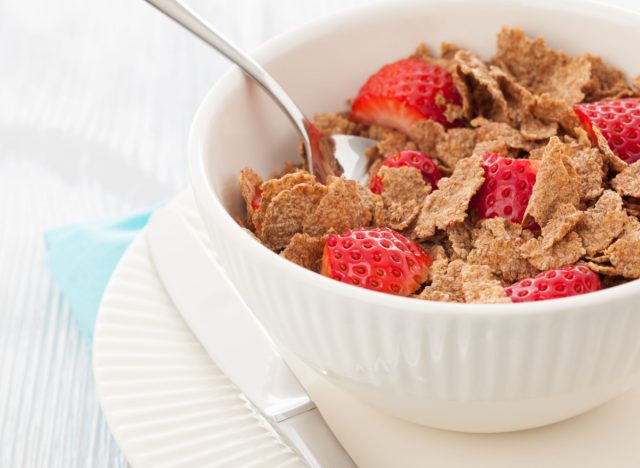 fiber cereal with strawberries