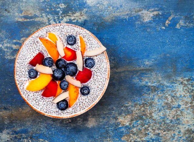 healthy chia seed pudding, breakfast superfoods to burn fat