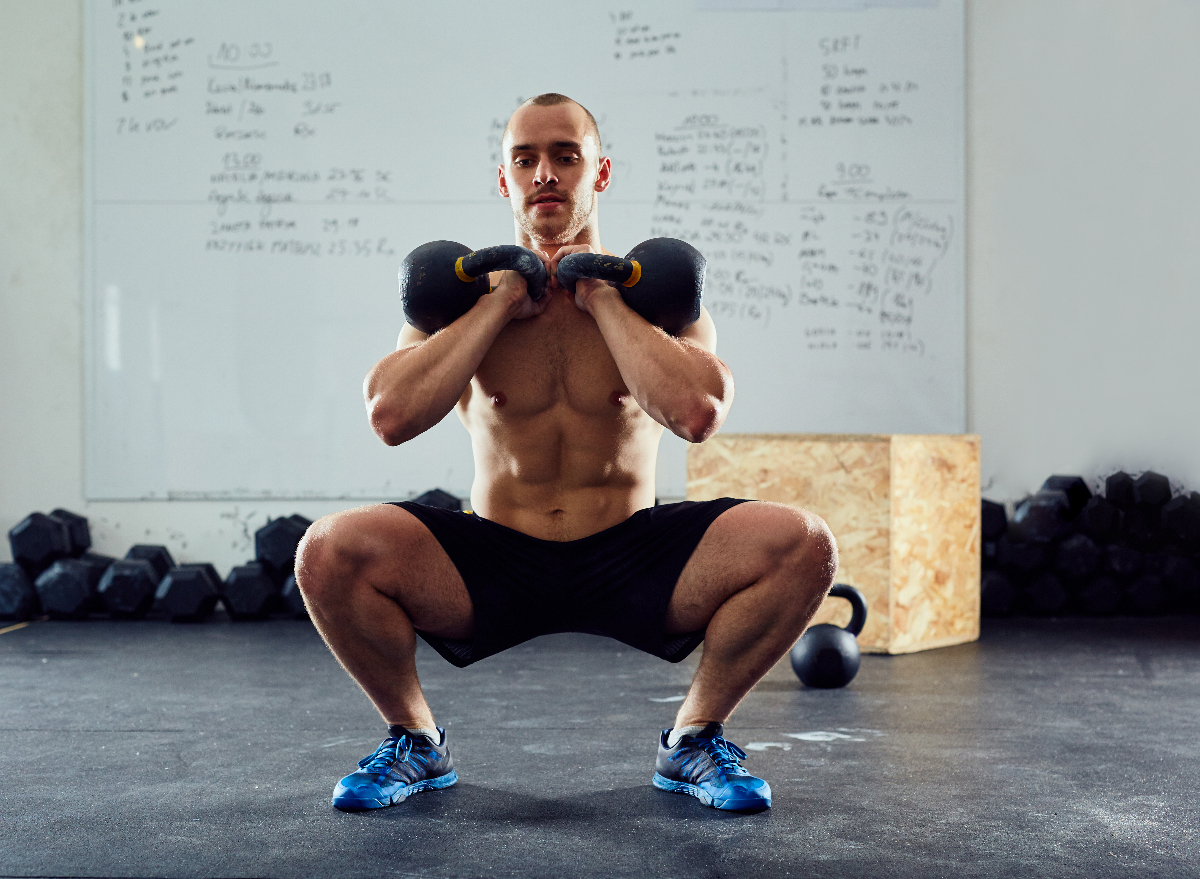 man kettlebell workout to get rid of your waistline bulge