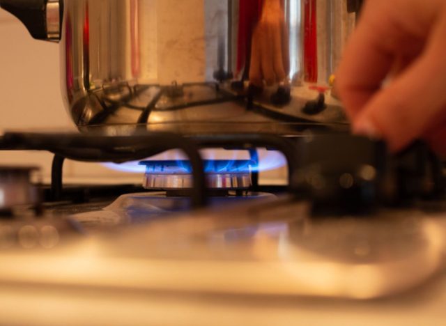 stove on low heat