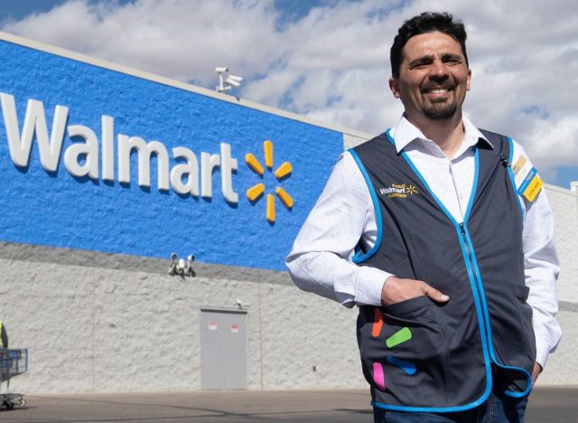 walmart employee outside