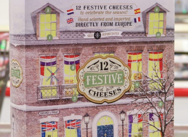 12 Festive Cheeses