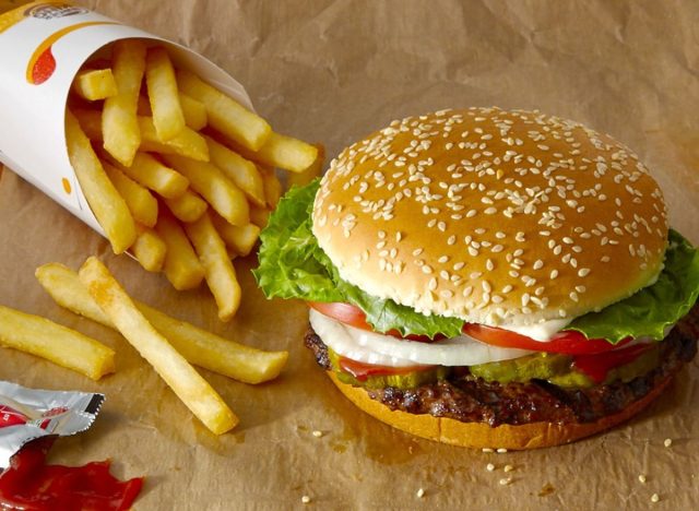 Burger King—Çizburger Yemeği