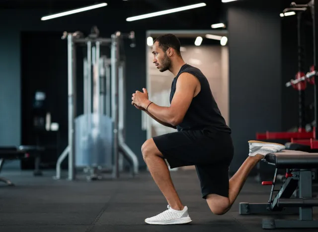 man doing Bulgarian split squat exercise, butt-toning exercises for men