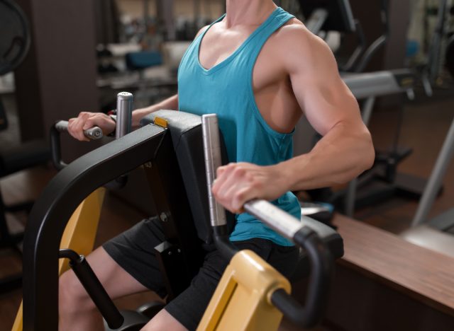 chest machine row