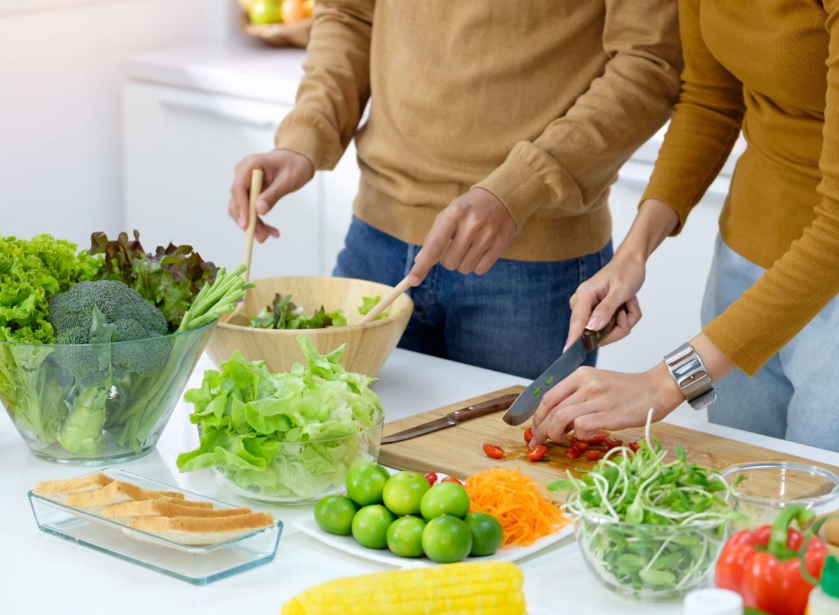 couple preparing a healthy meal