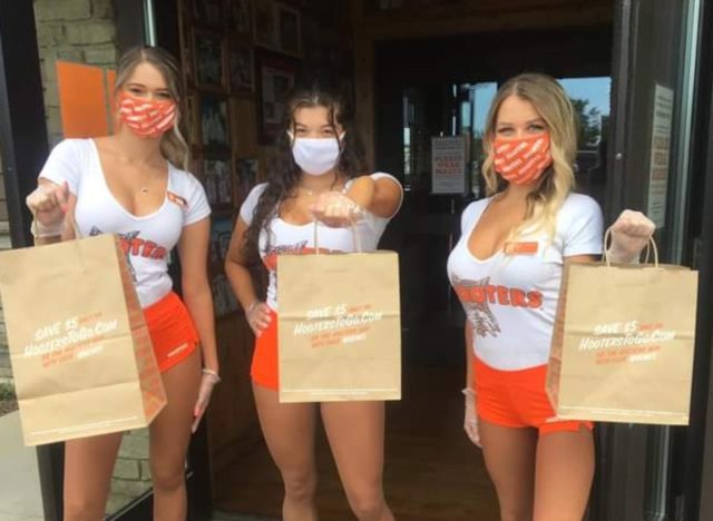 hooters to go
