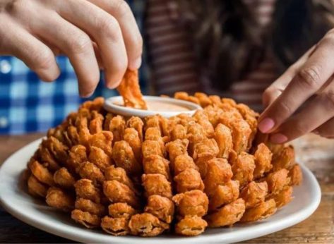 5 Chains With the Best Fried Bloomin' Onion